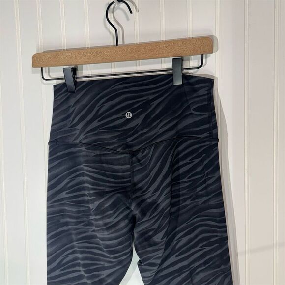 Lululemon Leggings Bundle of 3 4/6 | Print + Solid High Rise Yoga Pants Active - Picture 4 of 8